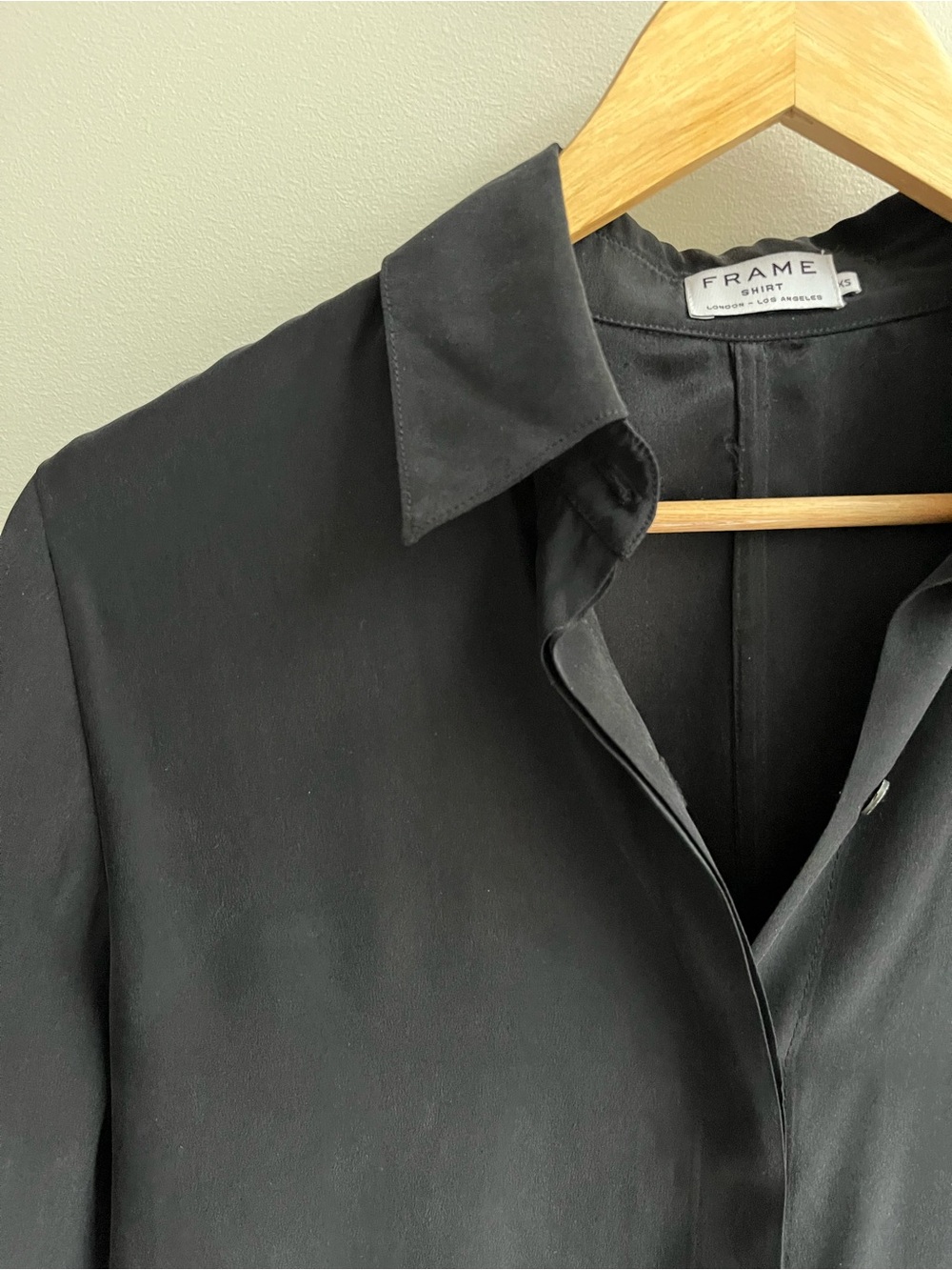 Frame Matte Black 100% Silk Charmeuse Button Down Collared Shirt XS - Picture 4 of 7